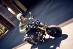 100/P90512799_lowRes_the-new-bmw-ce-02-07.jpg